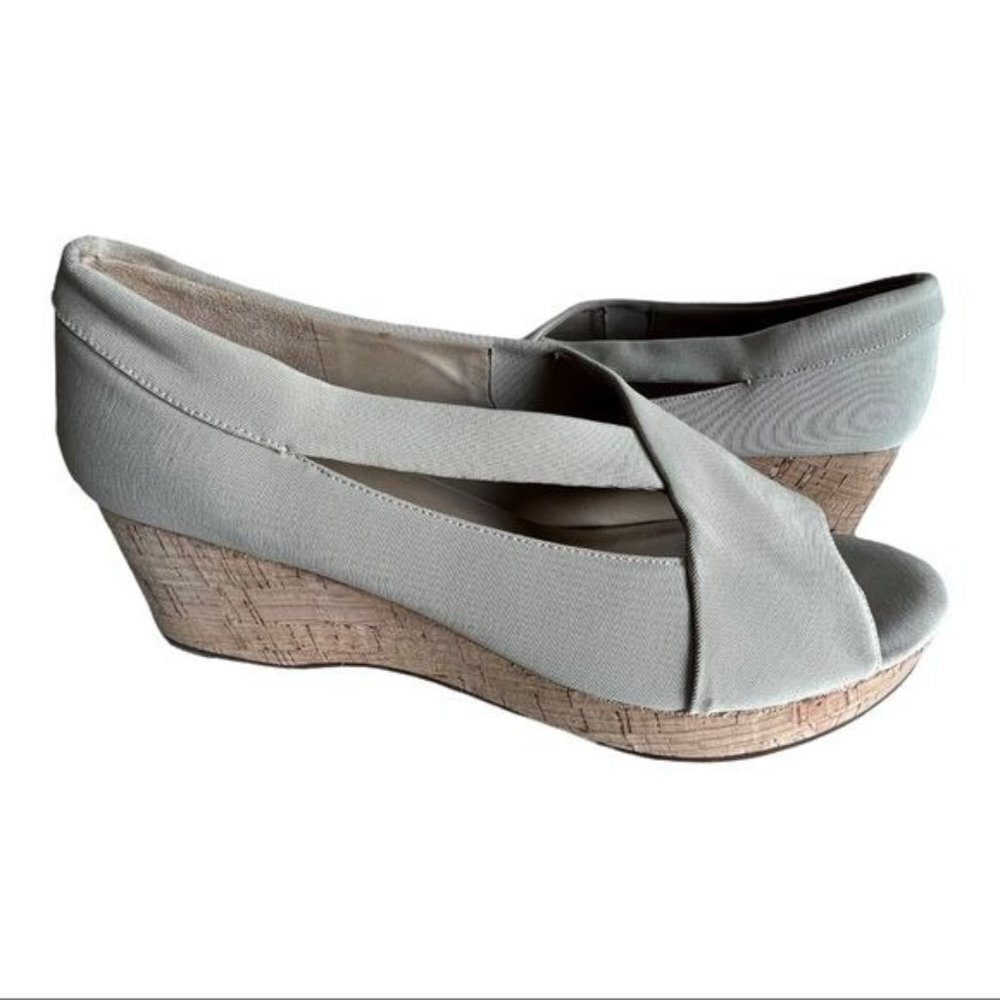 EILEEN FISHER Open Toe Beige Cork Platform Shoe Size 9